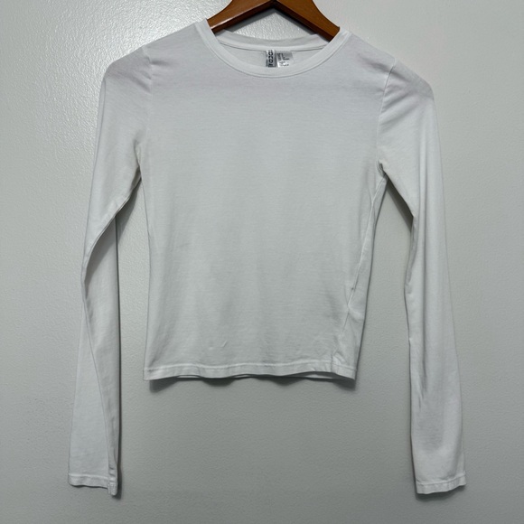H&M Divided Long Sleeve Crop White Tee Shirt Women’s Size Small Layering Preppy - Picture 9 of 9